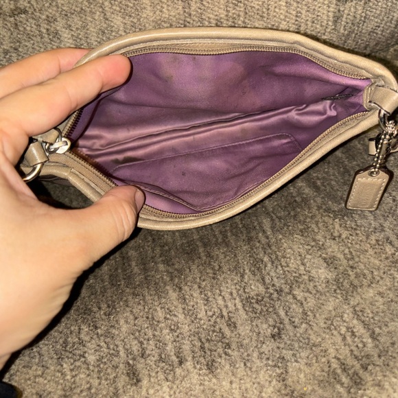 Coach wristlet - Picture 3 of 6